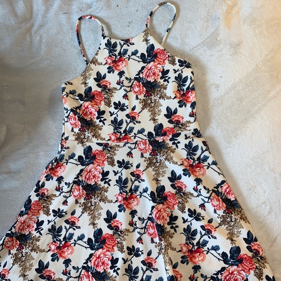 Floral Dress from Fashion Nova - Picture 1 of 6